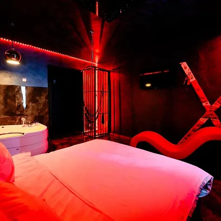 Apartment Red Jacuzzi Bucharest